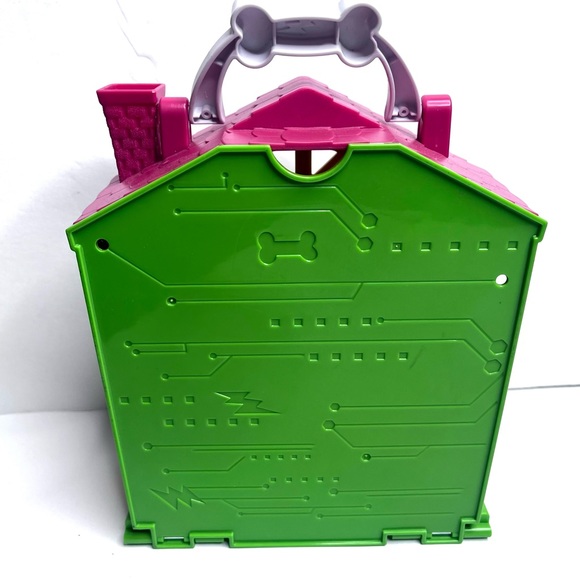 Puppy dog pals stow & go house with Rolly & Bingo Figures - Picture 3 of 8